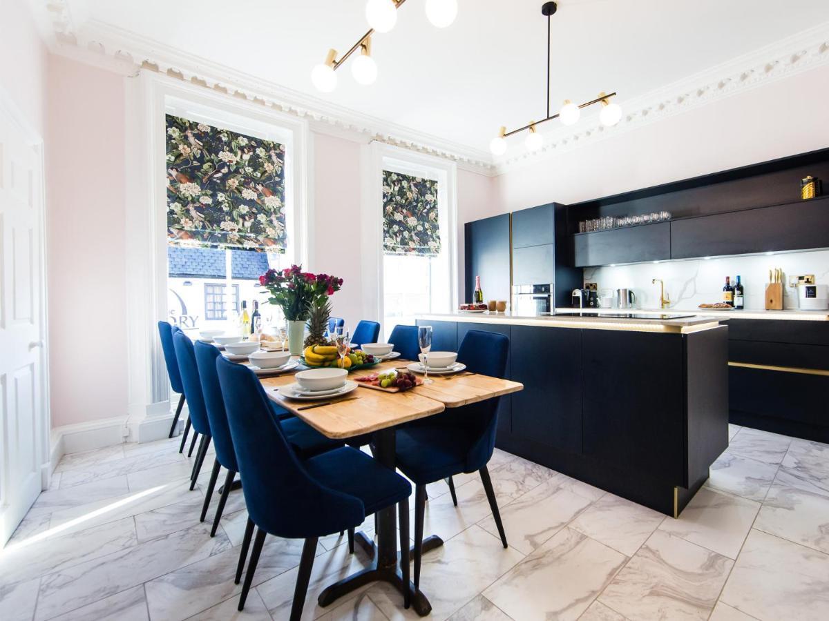 Maison Parfaite Yo1 - Exquisite 400 Year Old, City Centre Townhouse Йорк Екстер'єр фото